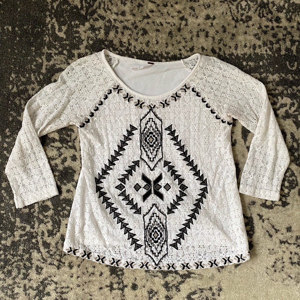 Free People Lace tribal design quarter sleeve S